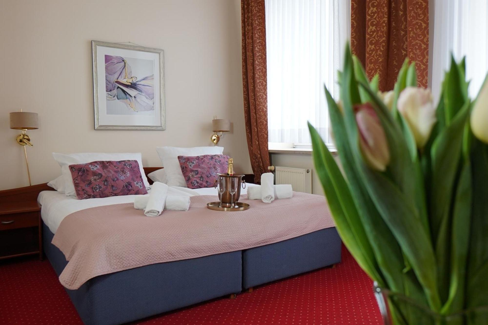 Hotel Sonex Čenstochová Exteriér fotografie